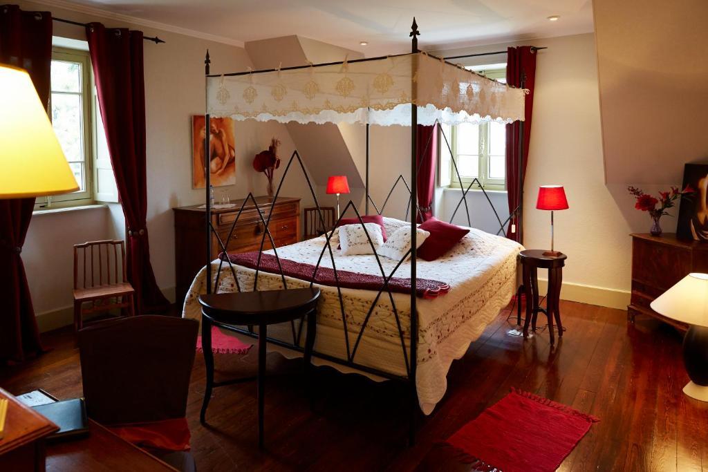 Chambres Au Chateau - Le Clos Des Tourelles Sennecey-le-Grand Room photo