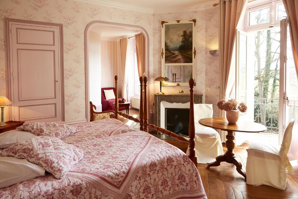 Chambres Au Chateau - Le Clos Des Tourelles Sennecey-le-Grand Room photo
